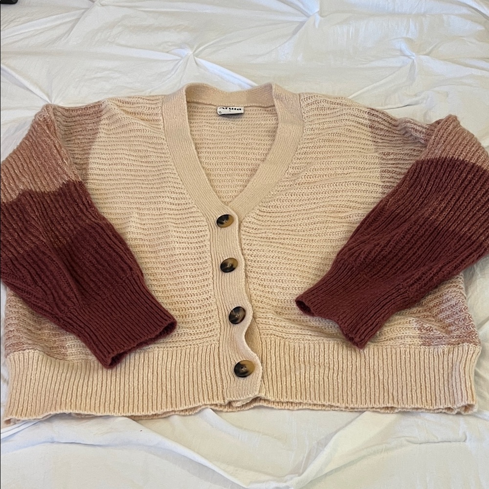 ARULA Two-Tone Knit Cardigan